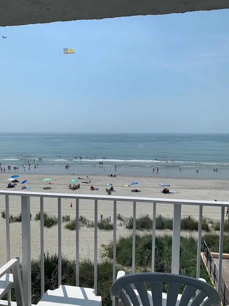 Blu Atlantic Oceanfront Hotel Suites 47/59