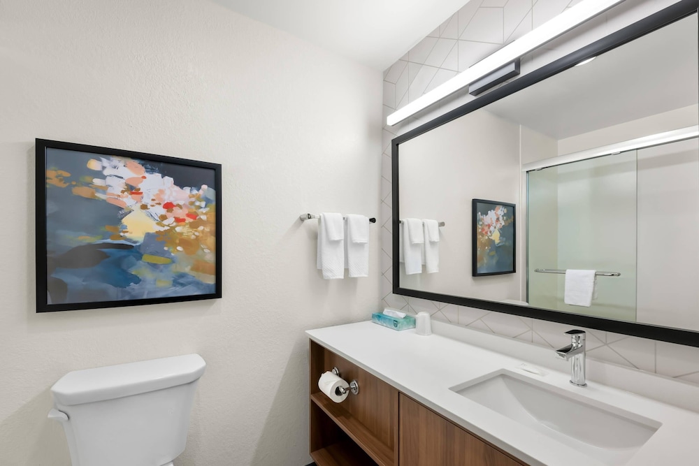 Everhome Suites Portsmouth - Newington 44/46