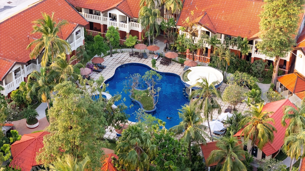 Phuket Leelavadee Hua Ting Resort 29/50