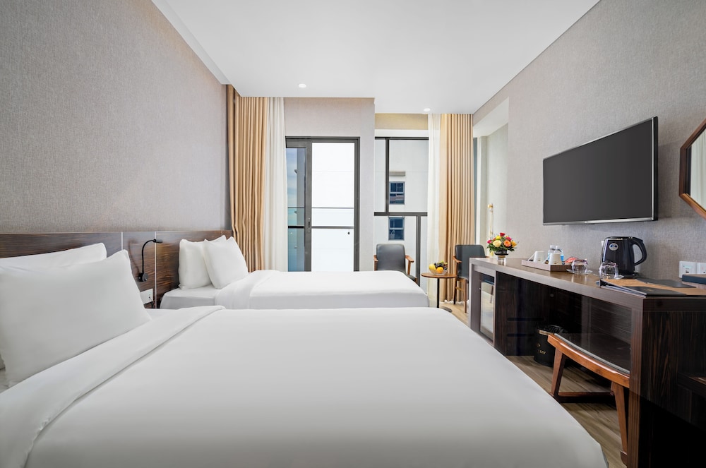 EXECUTIVE, DOUBLE BED, SEA VIEW, BALCONY