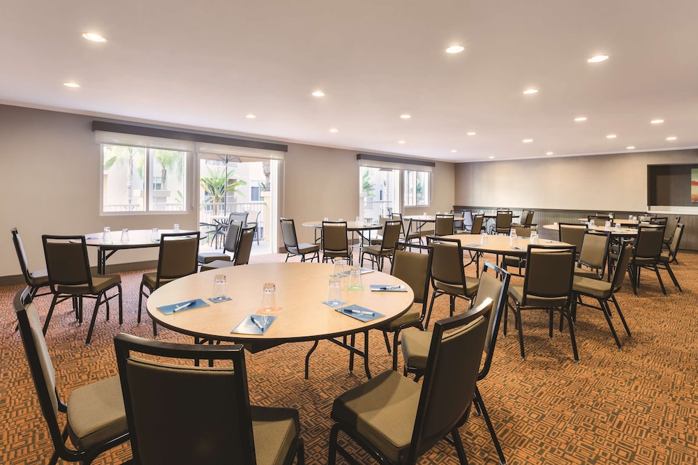 Hyatt House San Diego Sorrento Mesa 33/50