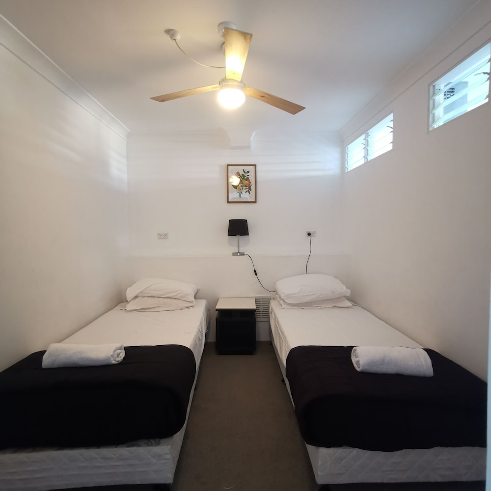 Condor Ocean View Apartments 16/74