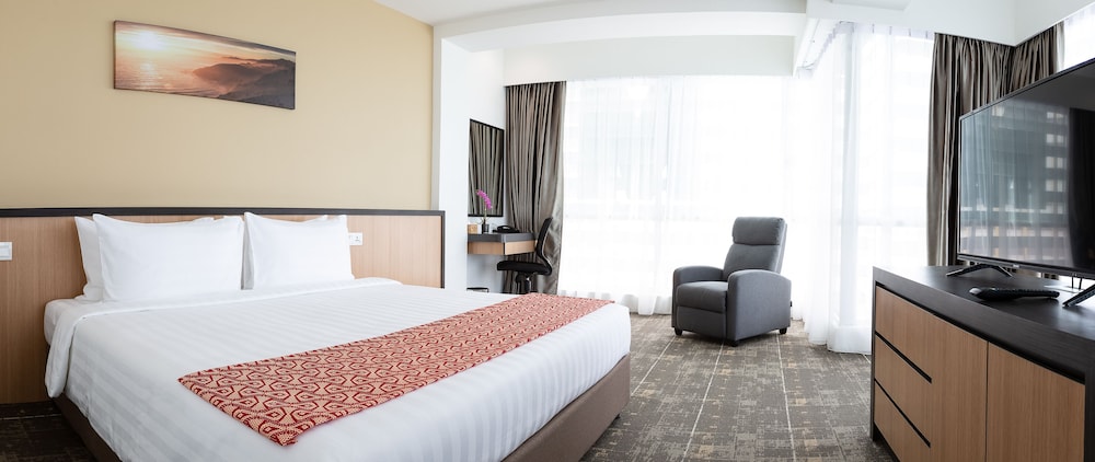 HOTEL 7 SURIA 25/40
