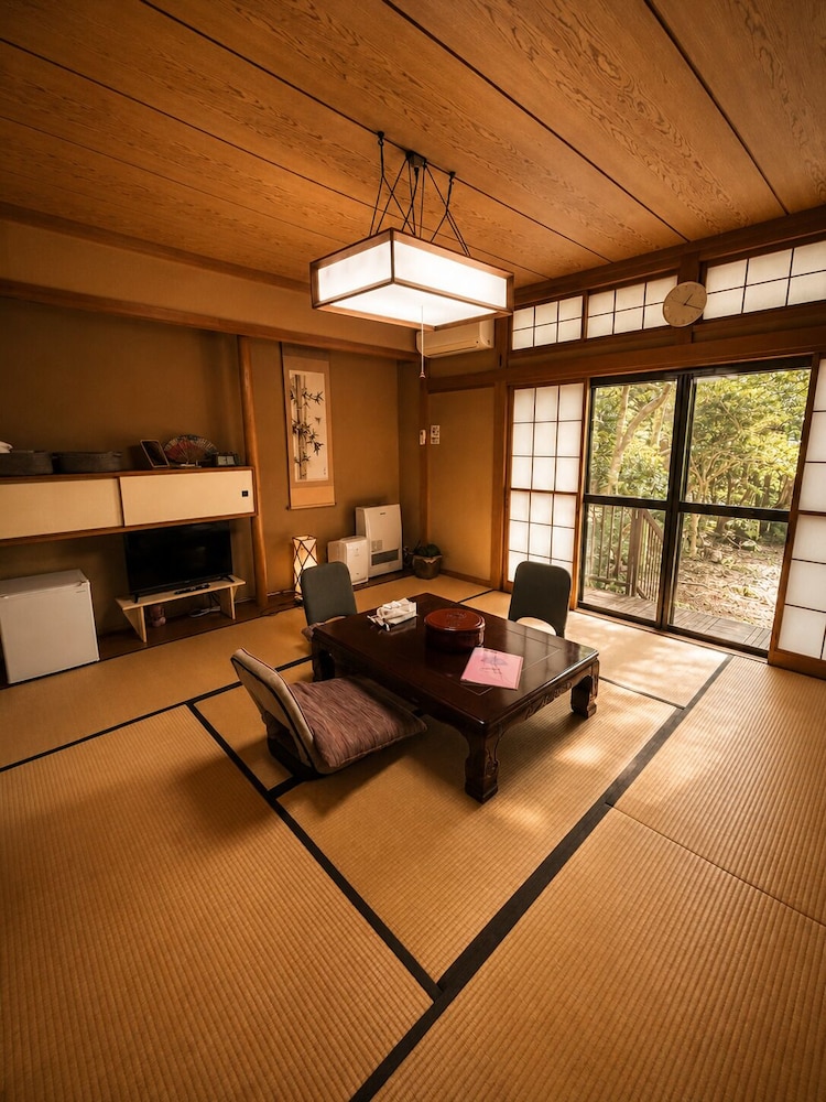 KUMO INN 30/50