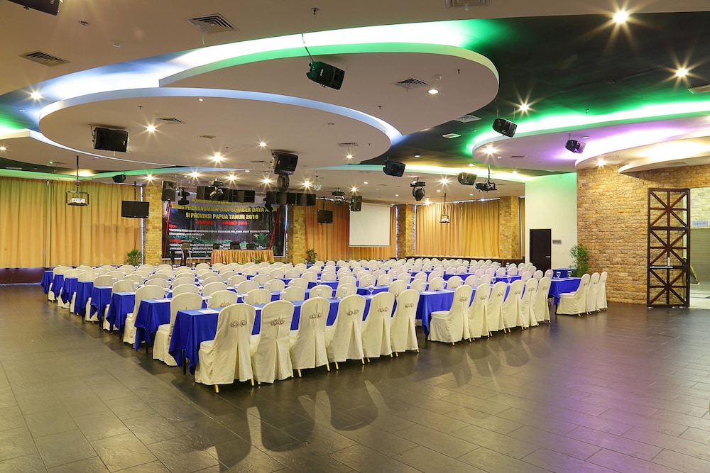 Grand Asmat Hotel and Convention Center 56/63