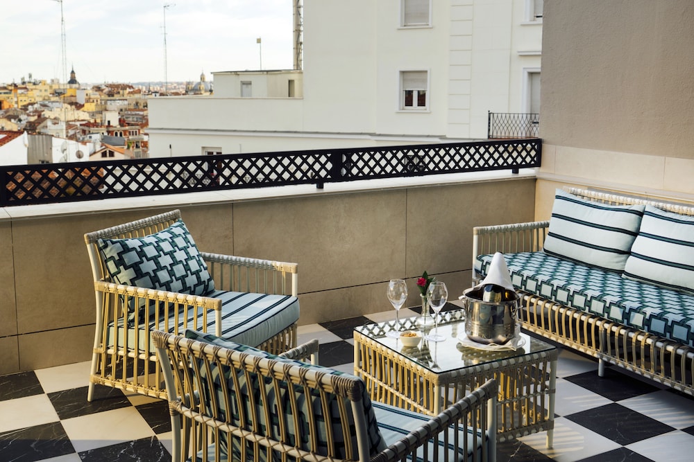 Casa Verbena Madrid, Outset Collection by Hilton 40/46