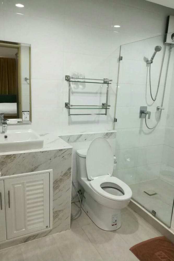 Le Vanvarothai Saladaeng Residence 48/50