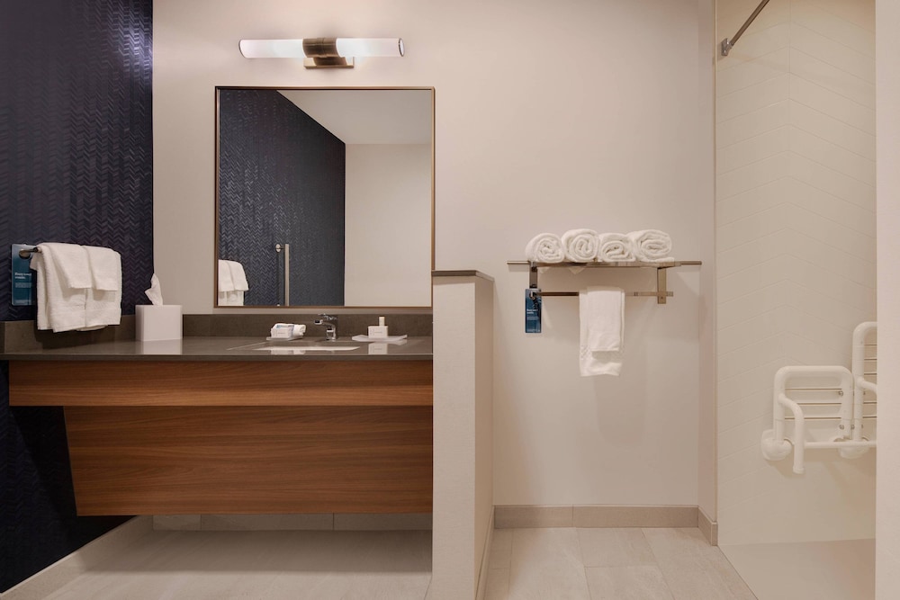 Fairfield Inn And Suites By Marriott Tampa Wesley Chapel 11/40