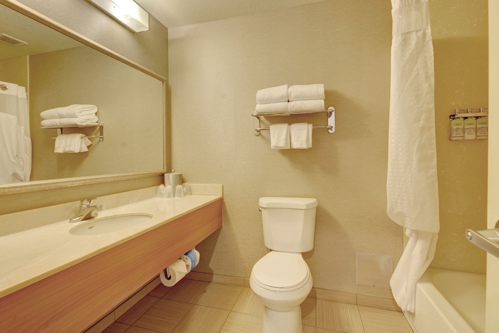 Holiday Inn Express Roseburg 68/69
