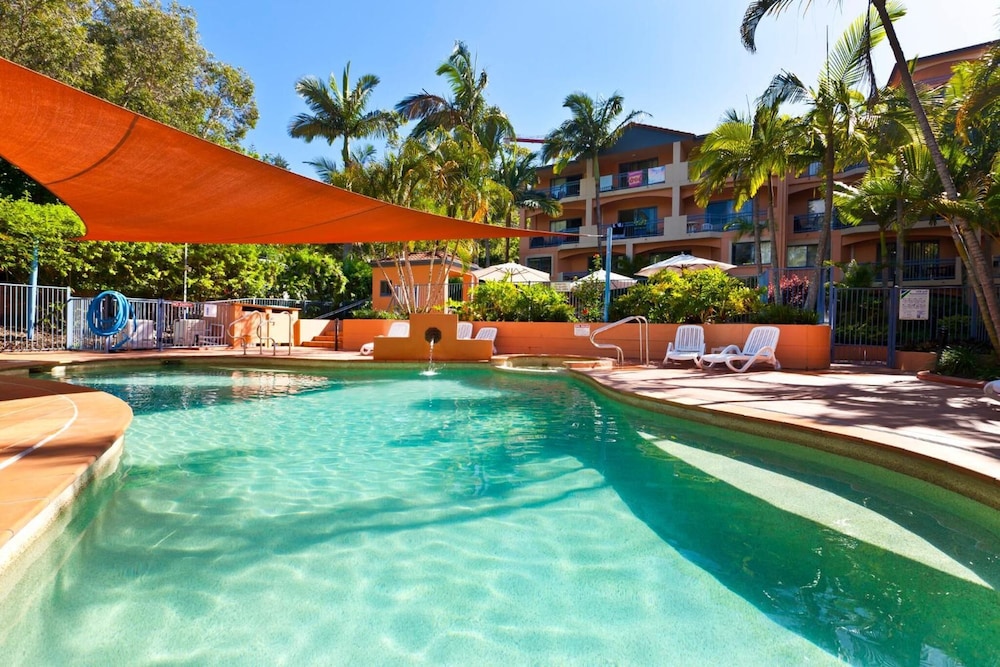 Bella Mare Beachside Apartments 9/77