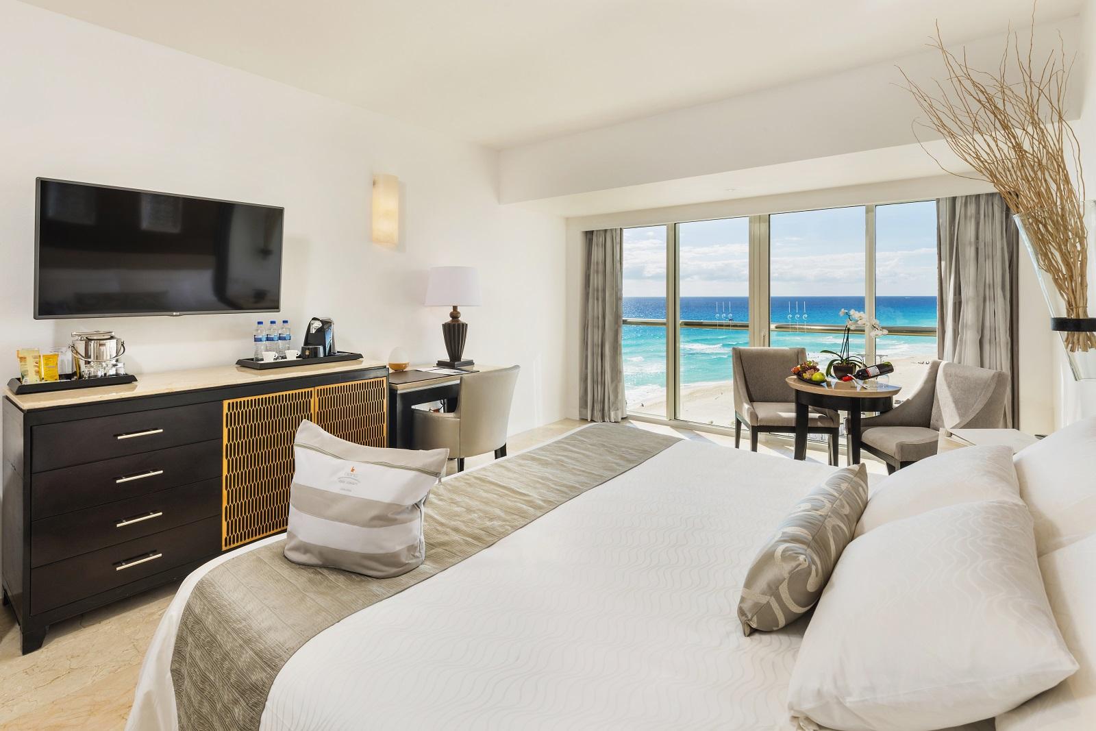 Royal, Lagoon View, Balcony or Terrace