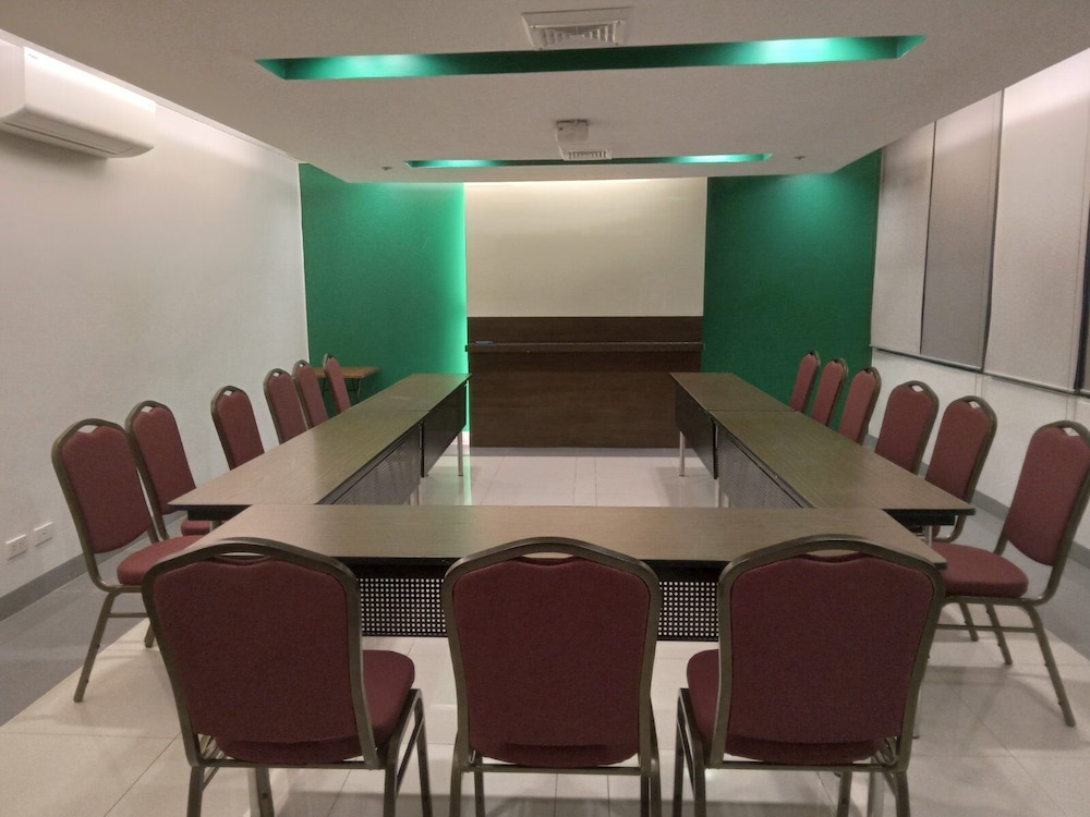 Go Hotels Otis Manila 38/49
