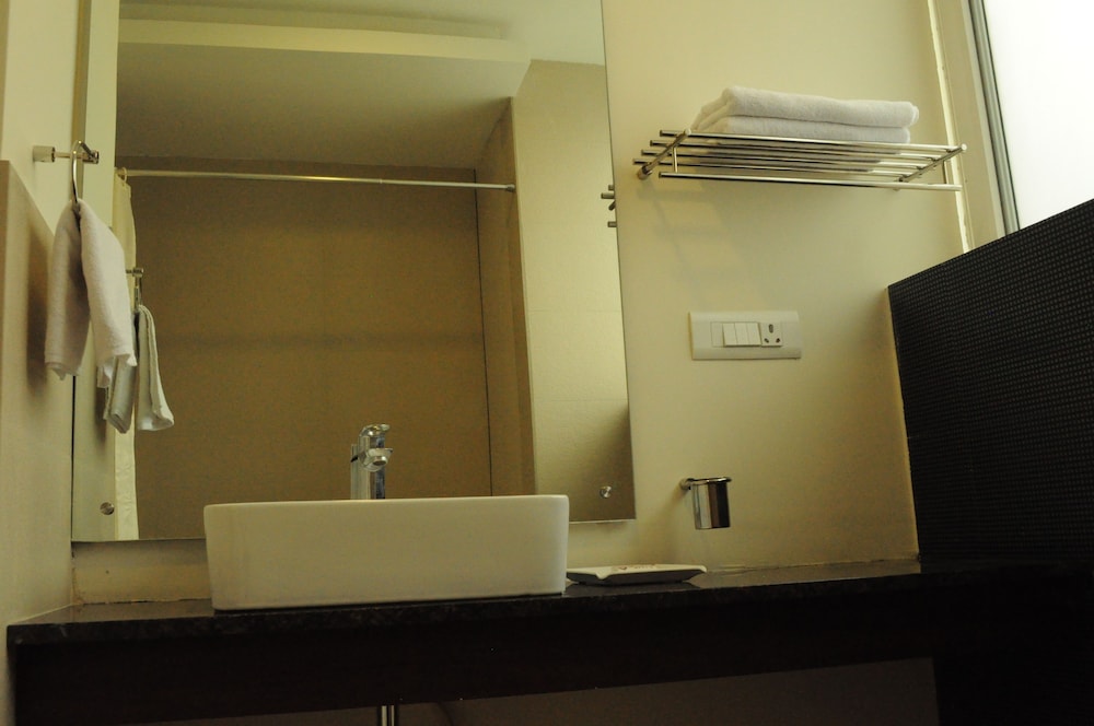 Ixora Suites 46/46
