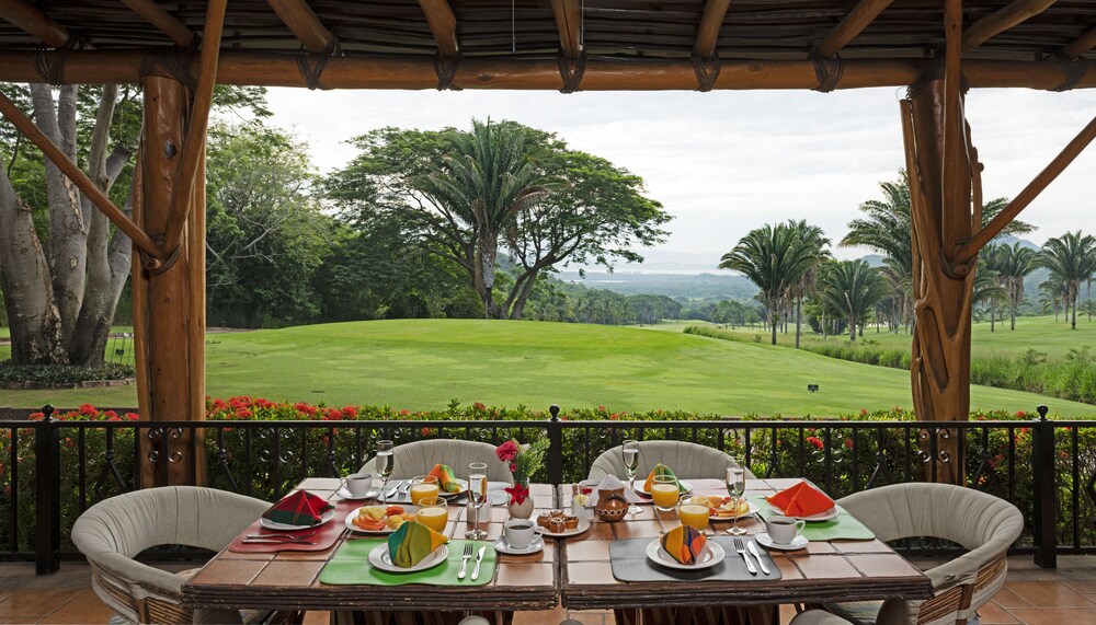 El Corazon Resort 22/48