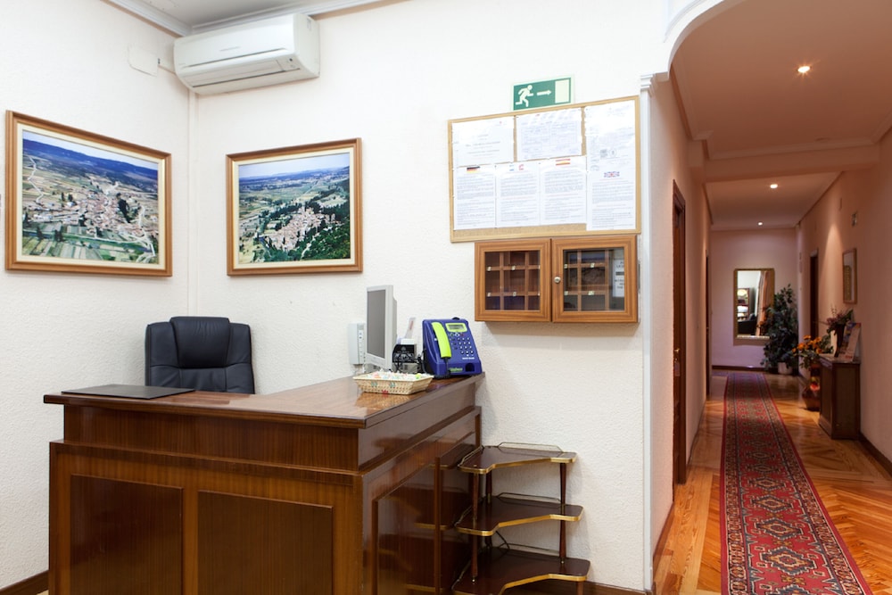 Hostal Zamora 35/39