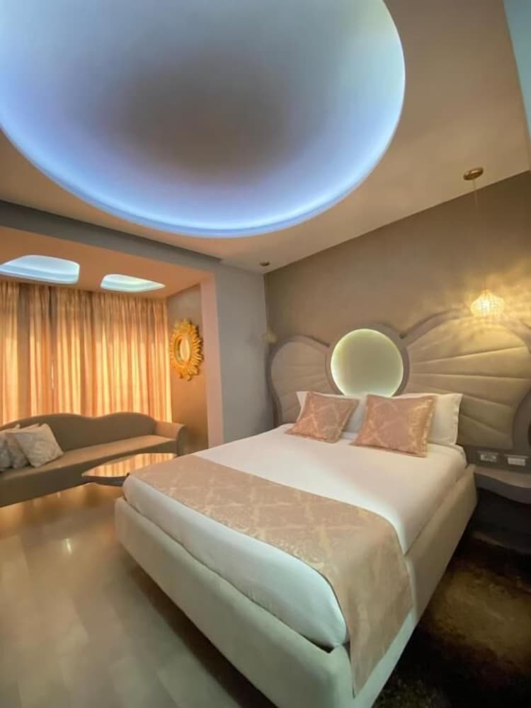 New W Hotel 24/50