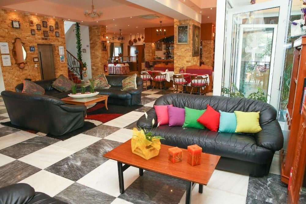 Arte Annapolis Inn 42/56