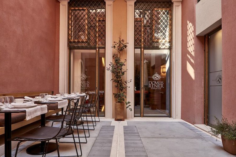Domus Renier Boutique Hotel 35/42