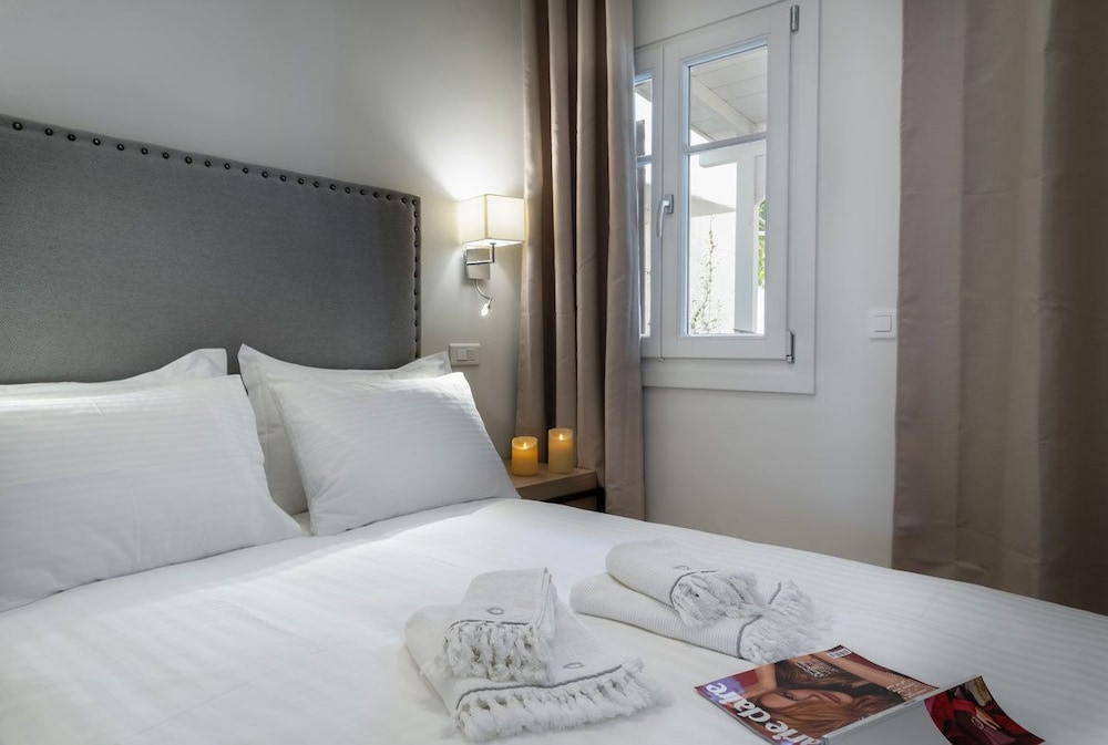 Porto Vecchio Spetses Luxury Suites 6/43