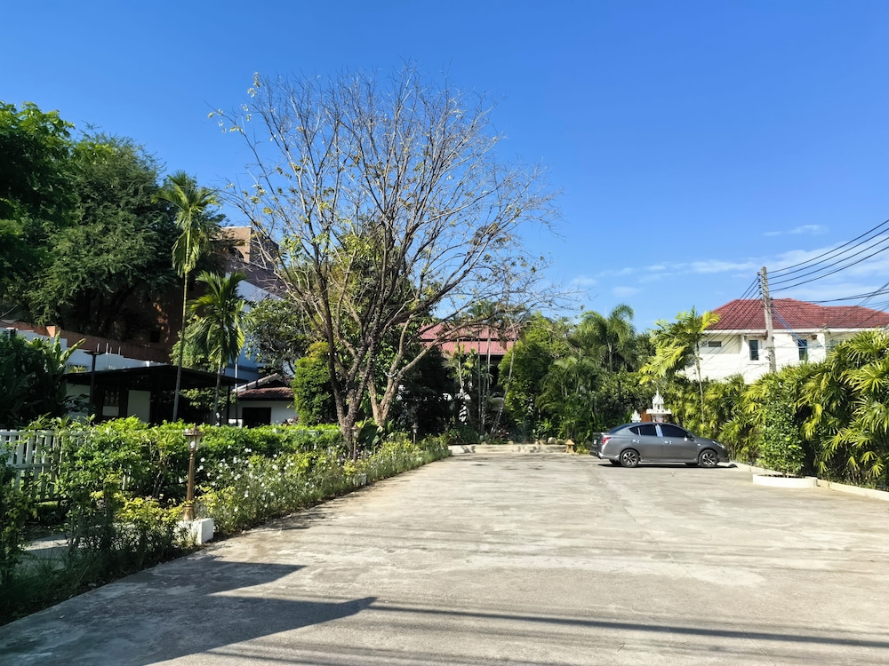 Sannot Riverside Boutique Hotel 63/71