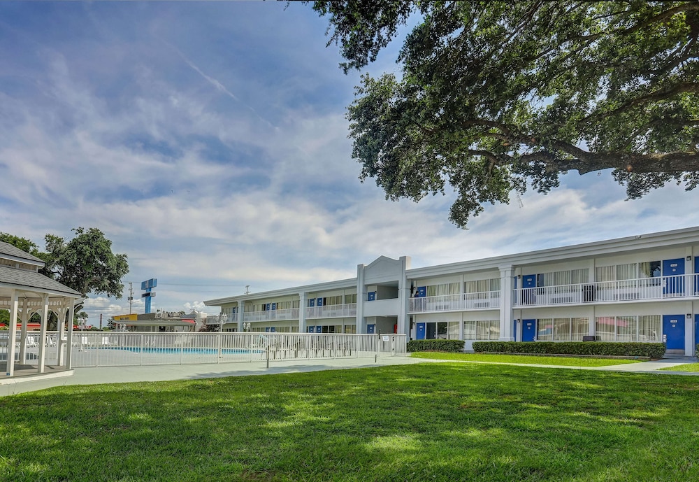 Motel6 Jacksonville, NC