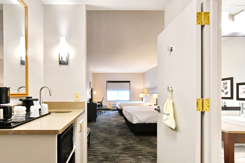 Country Inn and Suites By Radisson Mount Morris NY 18/28