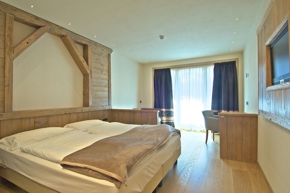 Alba Alpine Hotel 22/71