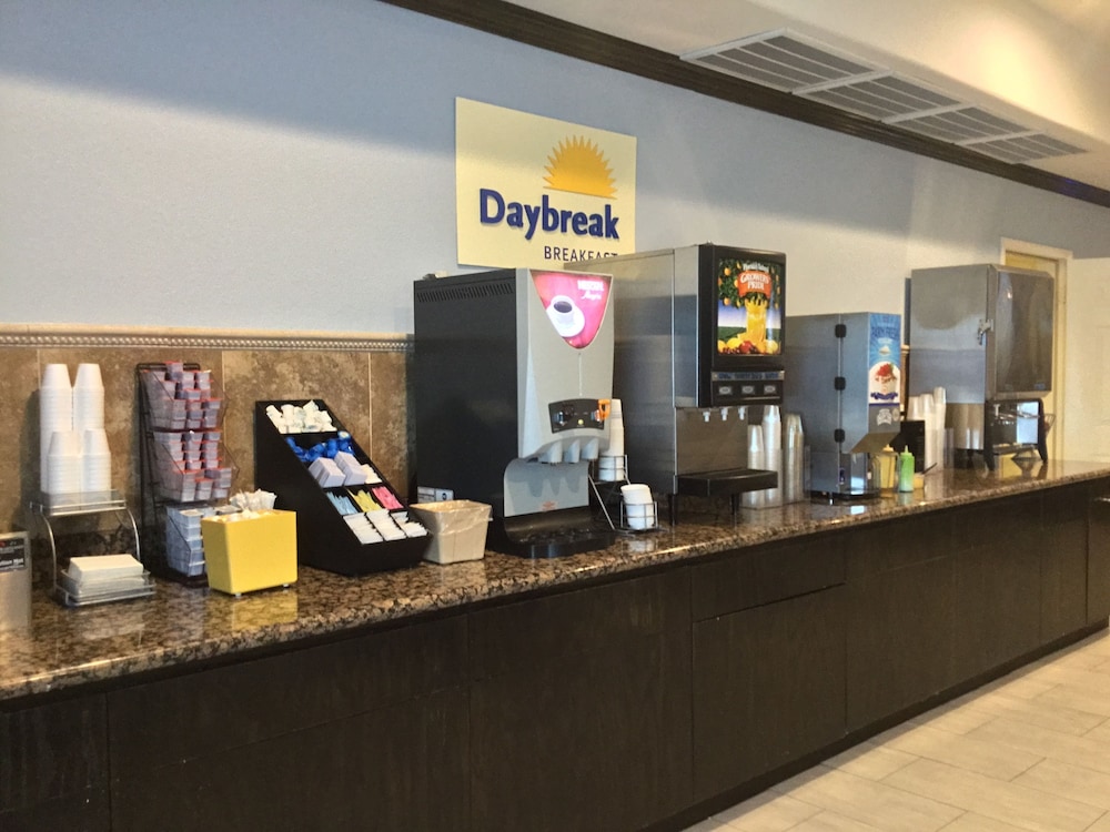 Days Inn & Suites By Wyndham Galveston West/Seawall 19/32