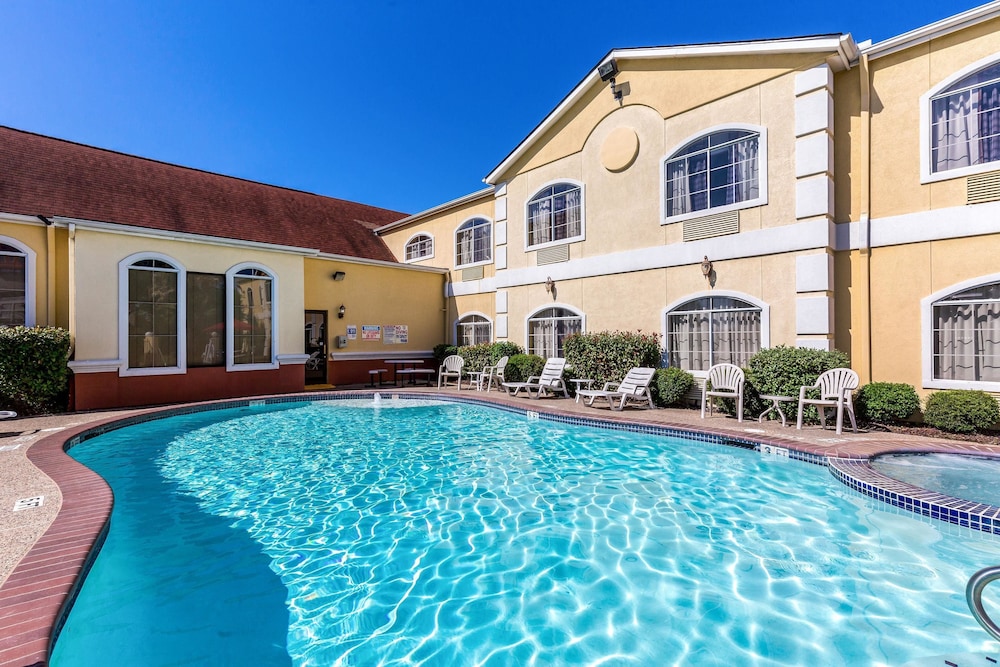 Quality Suites Houston North - Spring 4/41