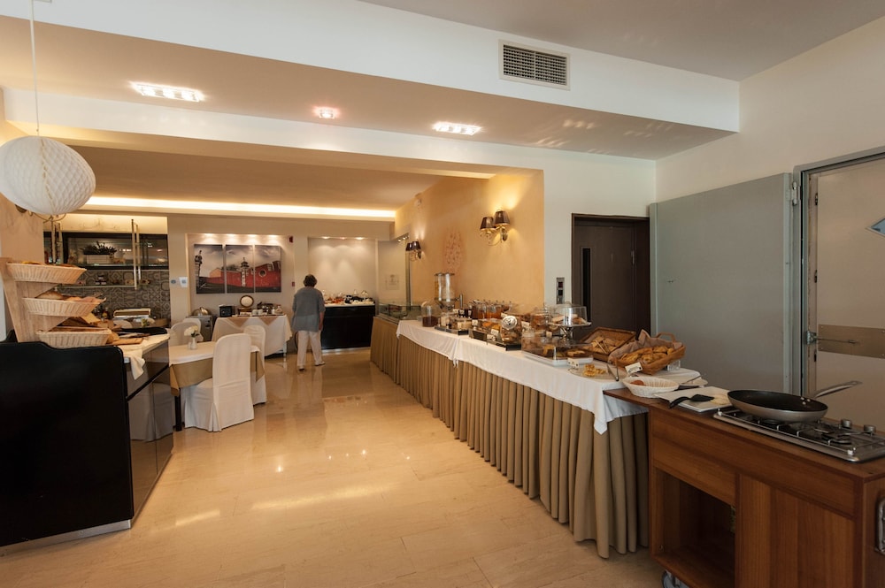 Art Hotel Debono 51/68