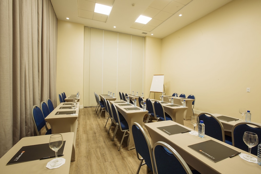 Hotel Intercity Suape Costa Dourada 41/47