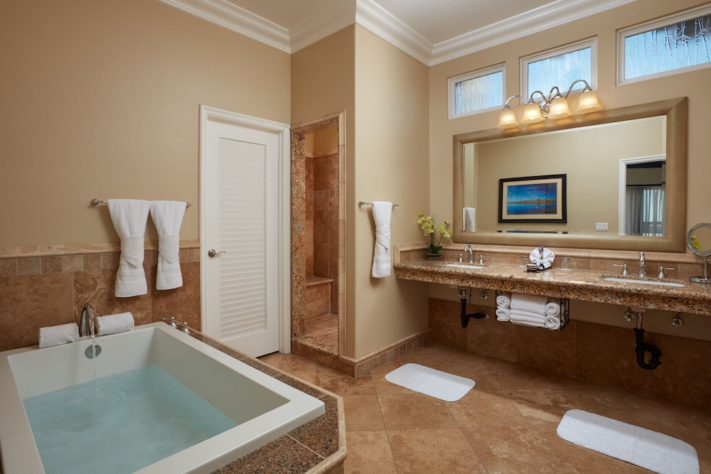 Vineyard, Deluxe, Bungalow, King Bed