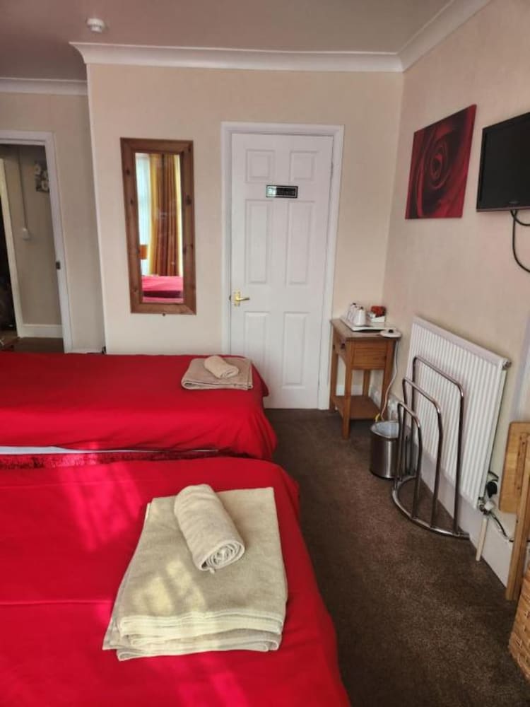 OYO Twins Palms Guest House 21/59