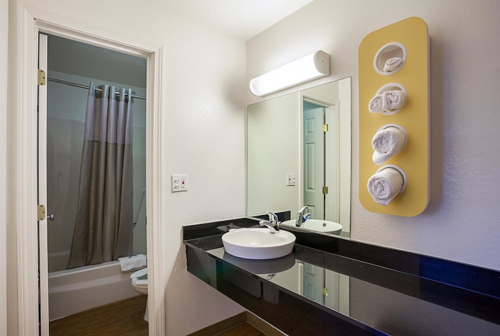 Americas Best Value Inn Bangor 20/43