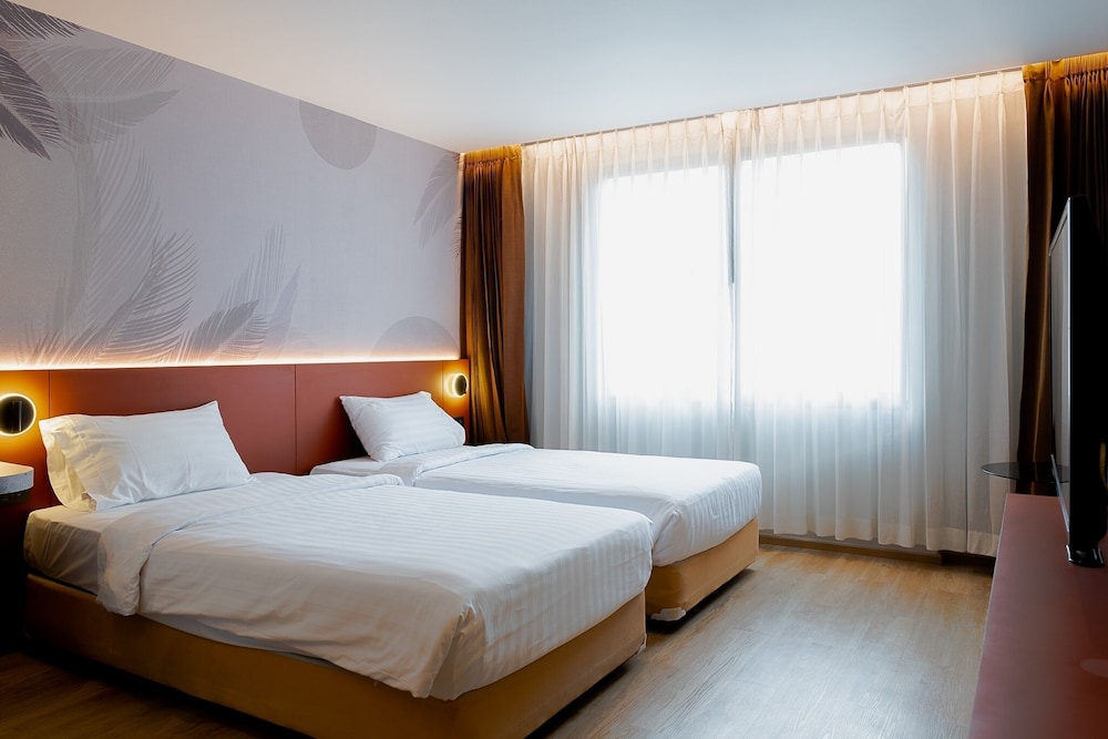 Buri Sriphu Hotel 10/66