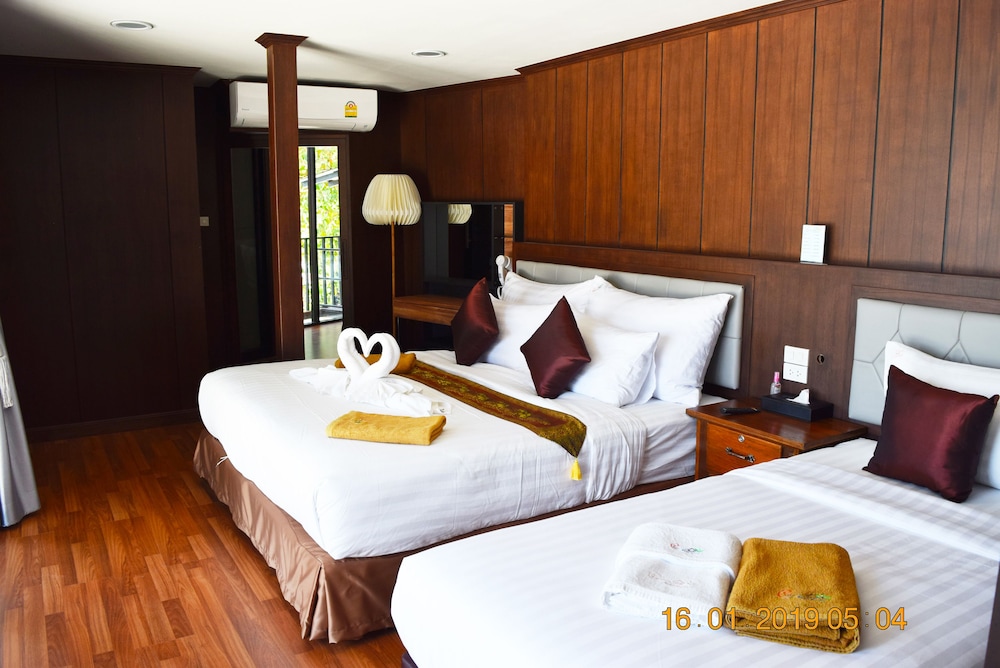 Chareena Hill Beach Resort 37/70