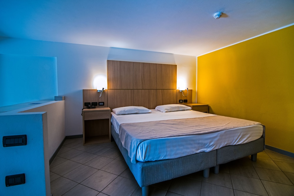 Aregai Marina Hotel Residence 9/67