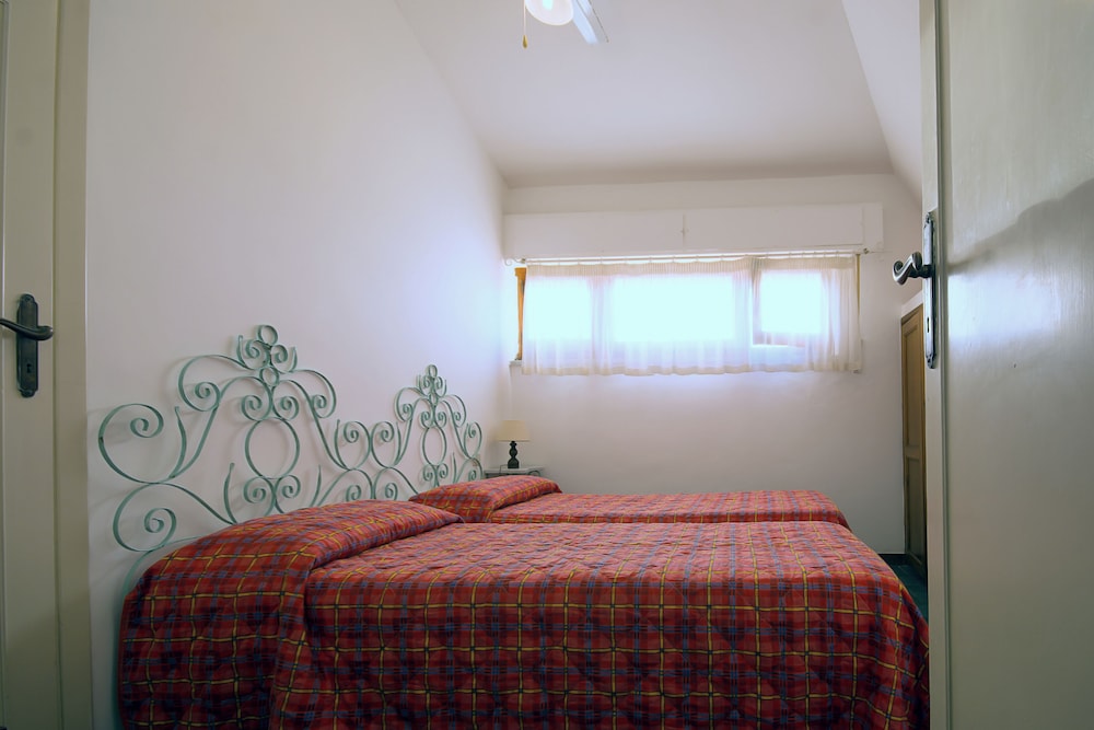 Le Roccette Mare Beach Hotel & Restaurant 6/35