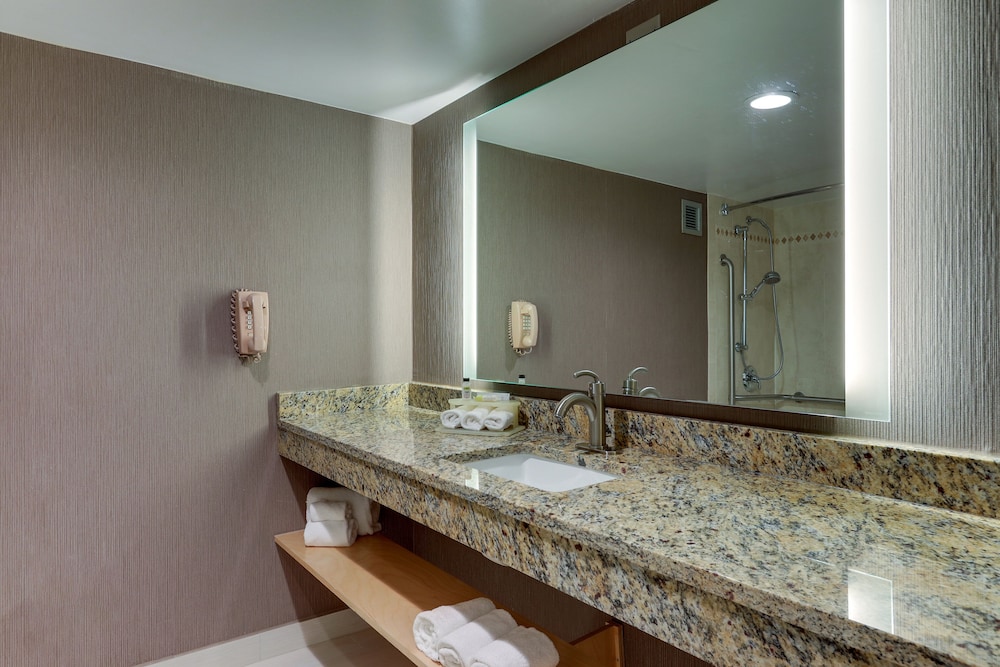 Holiday Inn Express Aberdeen Chesapeake House 35/58