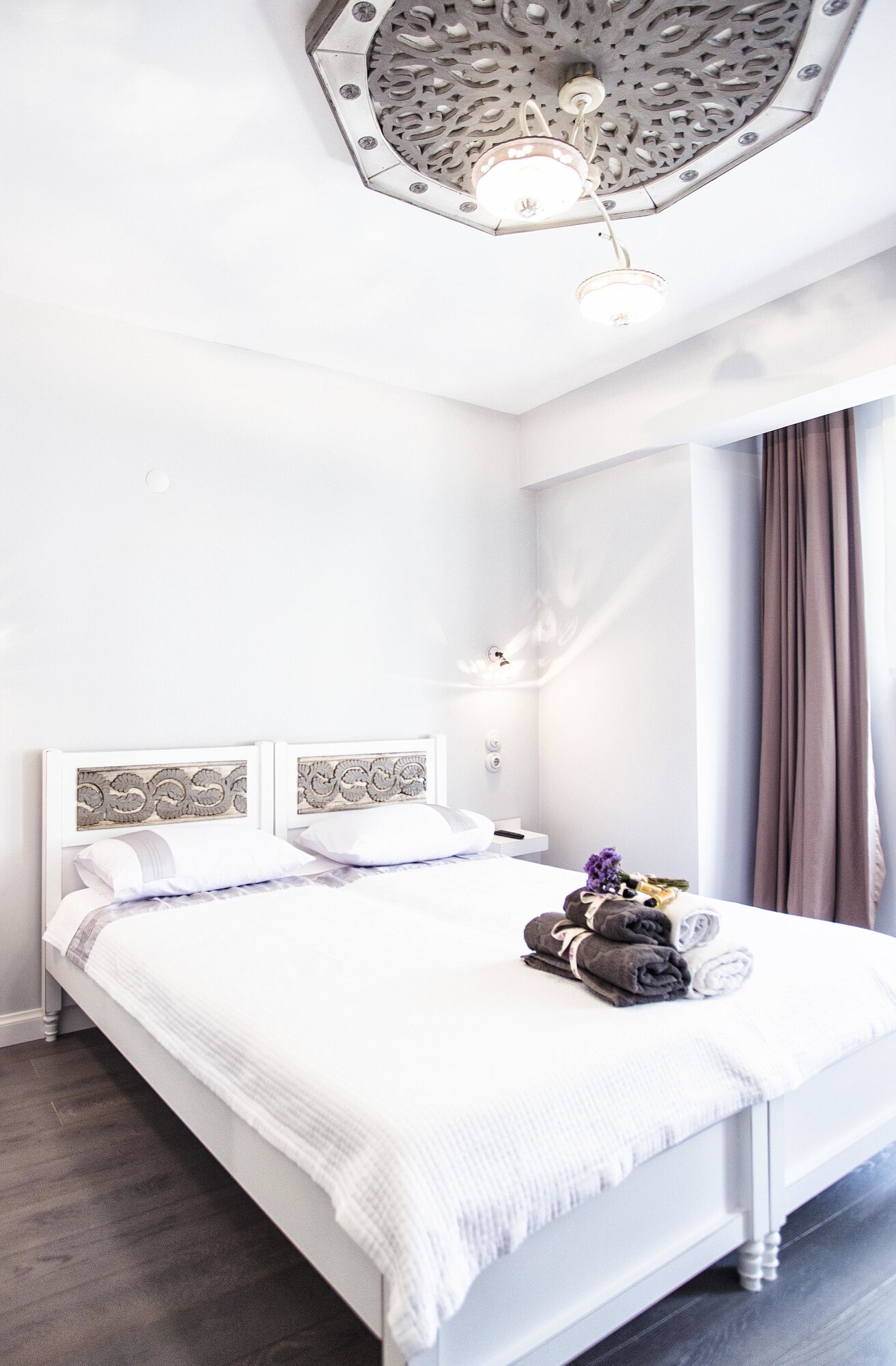 DELUXE, DOUBLE OR TWIN BED, SEA VIEW