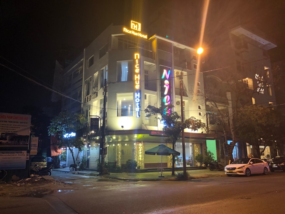 Nice Hue Hotel 7/50