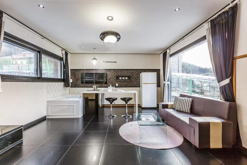 Gapyeong Garden Of Narsha Pension 18/33