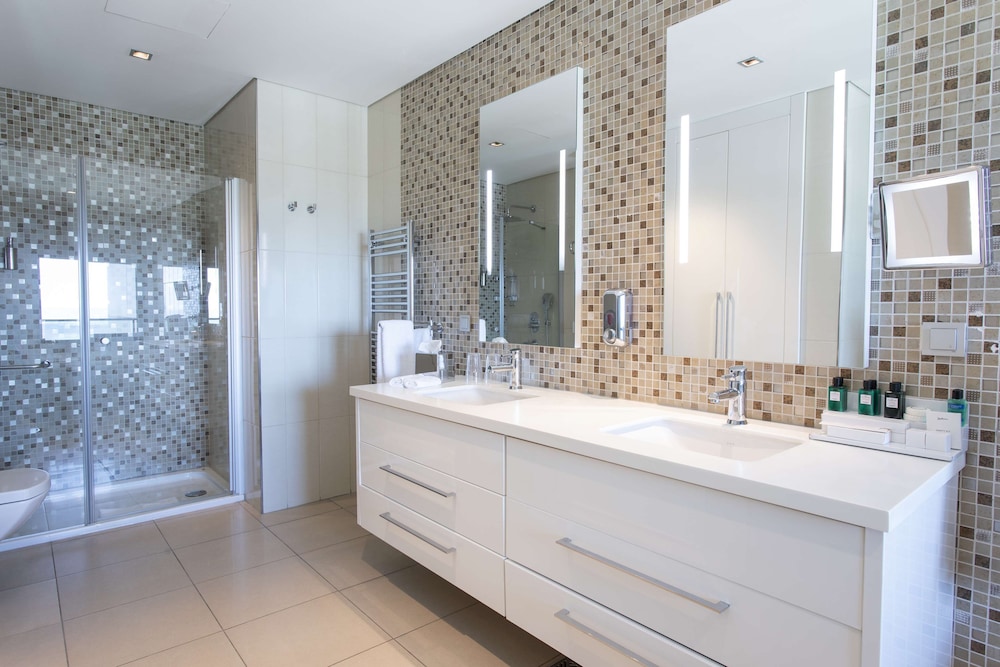 Radisson Residences Avrupa Tem Istanbul 64/66