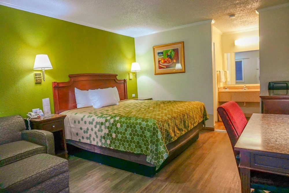 ROOM, KING BED, SMOKING