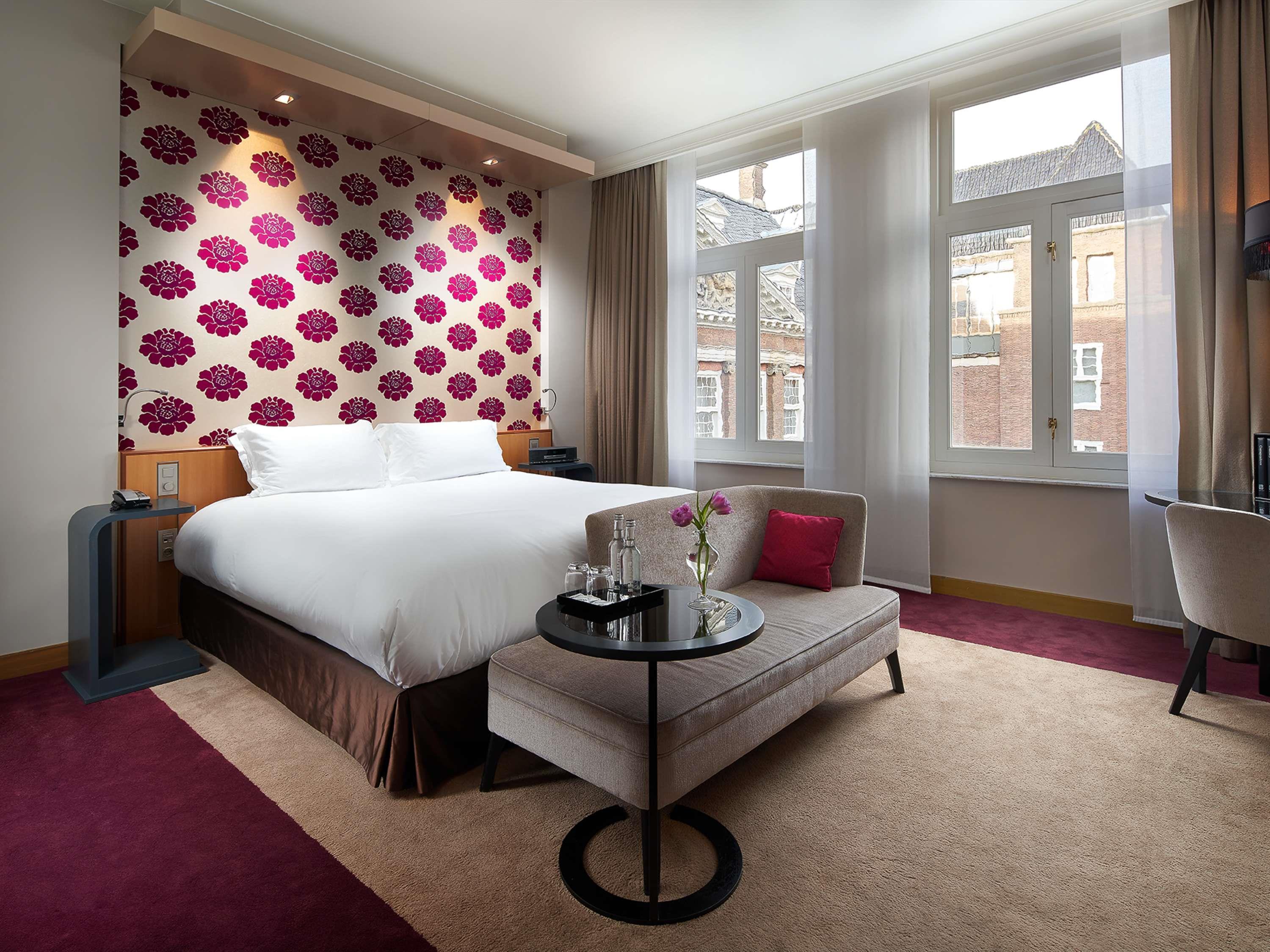 Garden, Junior Suite, King Bed, City or Courtyard View, Butler