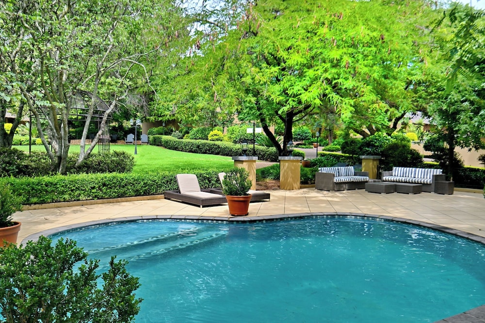 Black Eagle Boutique Hotel And Conferences 42/50