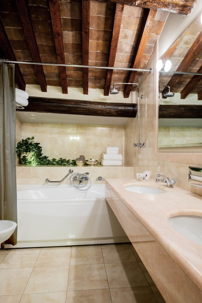Hotel Accademia Verona 31/80