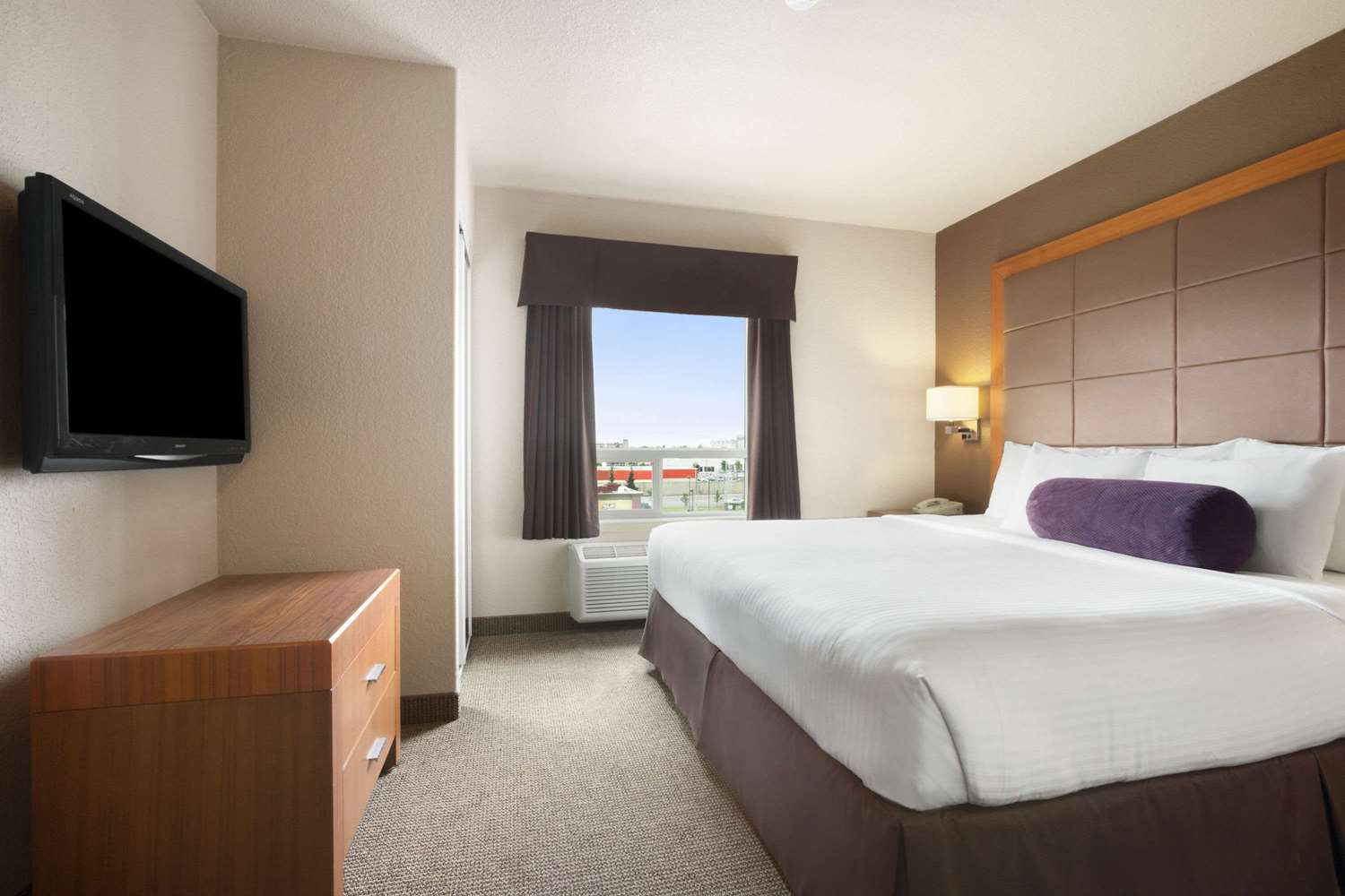 Days Inn Calgary Airport 7/43