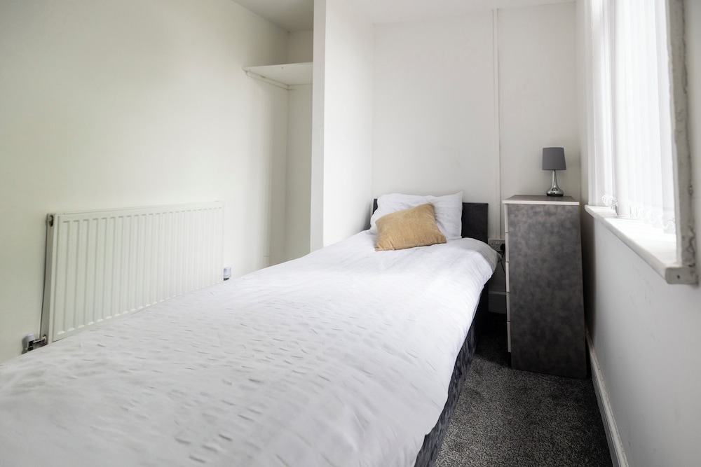 OYO A Better Night Hotel Limited 11/50
