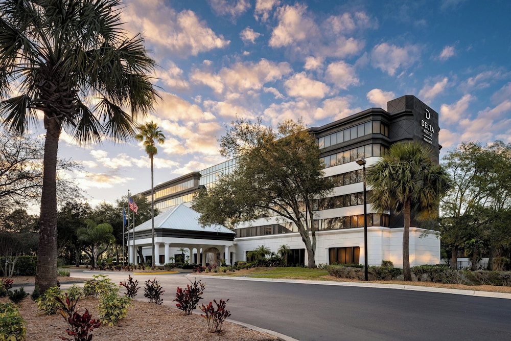 Delta Hotels by Marriott Jacksonville Deerwood 44/52